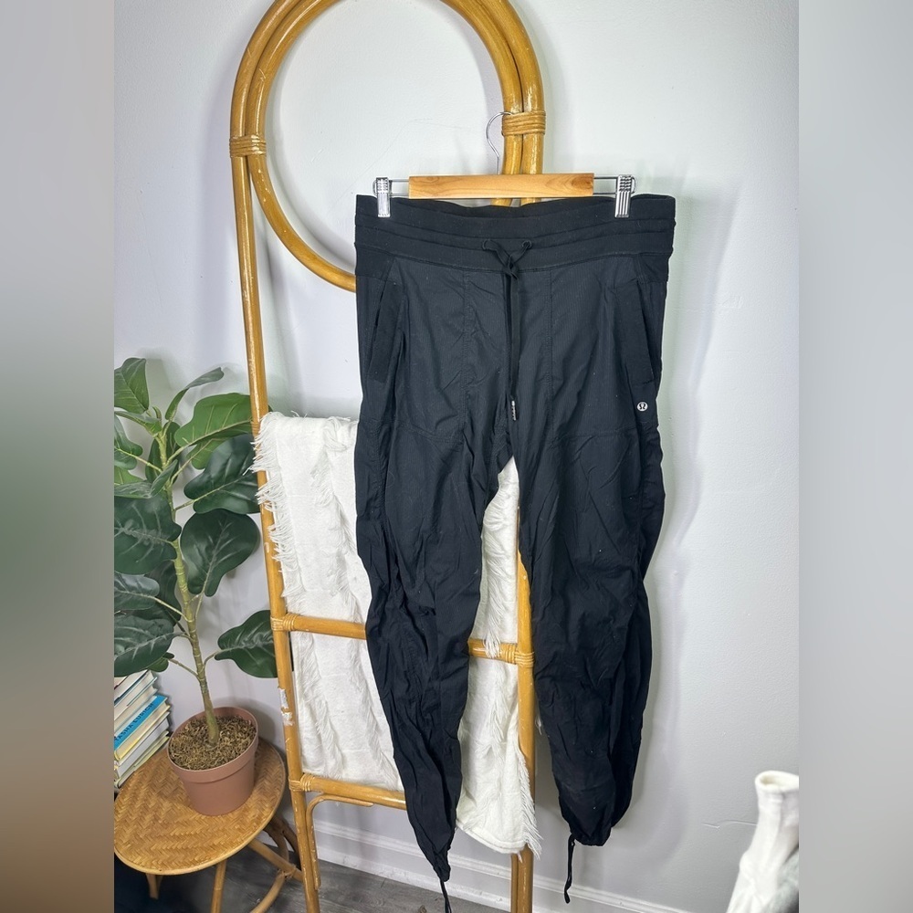 Lululemon Dance Studio Joggers sz 8